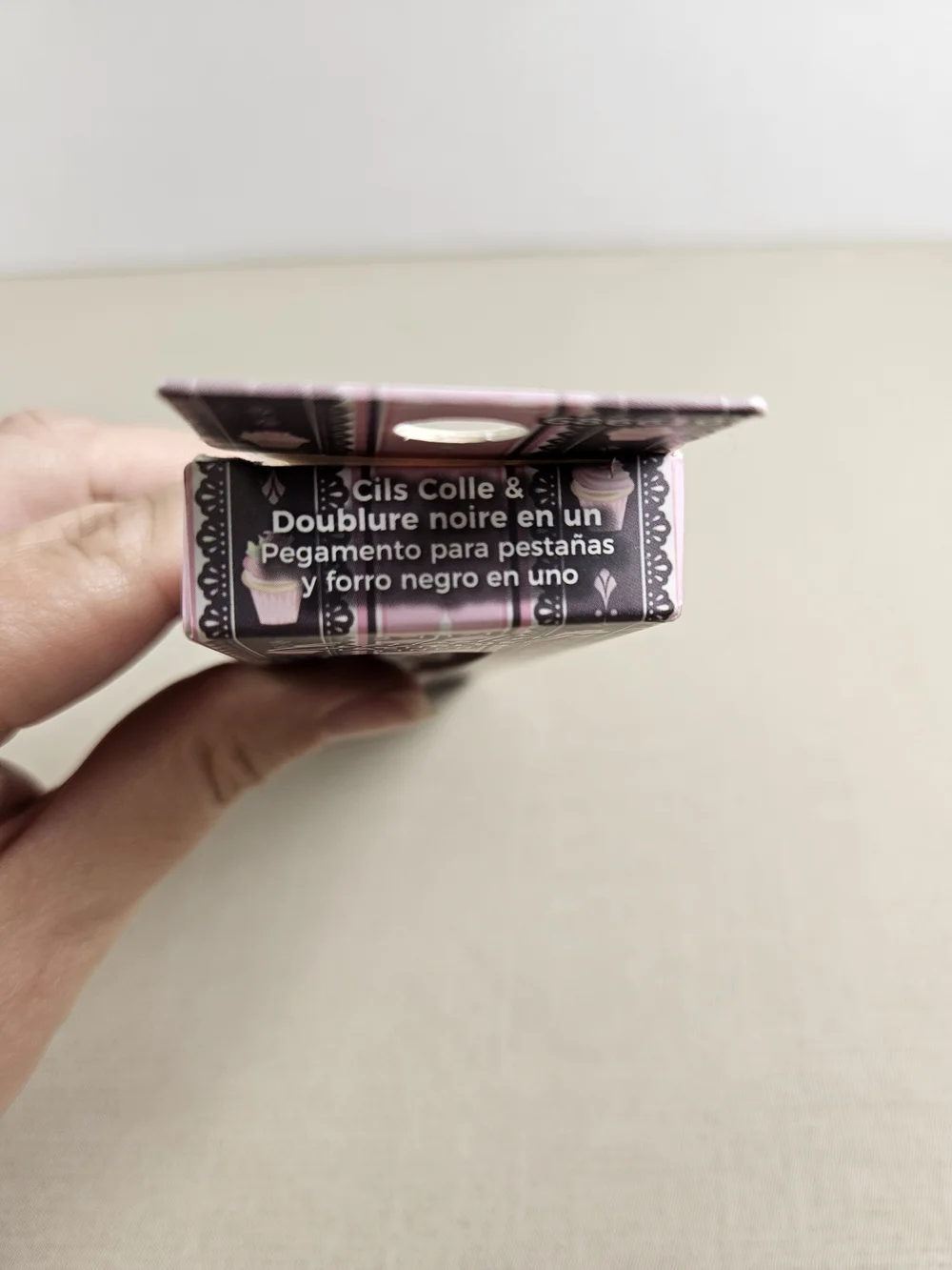 Lash Glue & Black Eyeliner 2-in-1 (Black)
